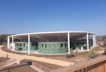 艾克斯的营地,;典型的未来主义设计激发了前瞻性的协作